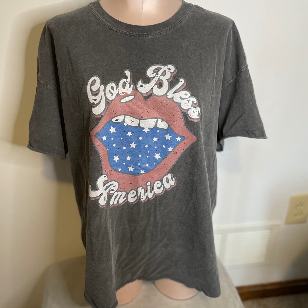 Pebby Forevee side slit tee